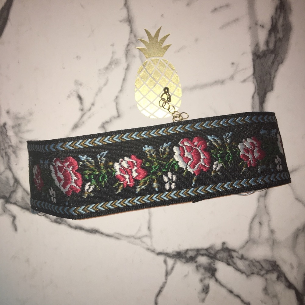 Flower Choker